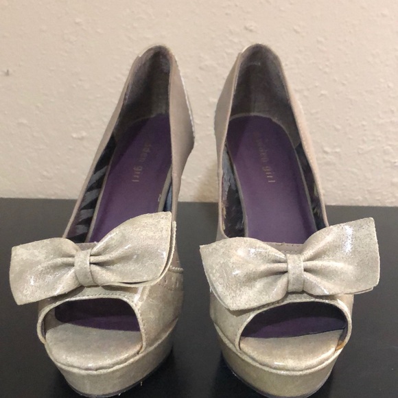 Bow platform heels with suede detailing - Picture 2 of 5